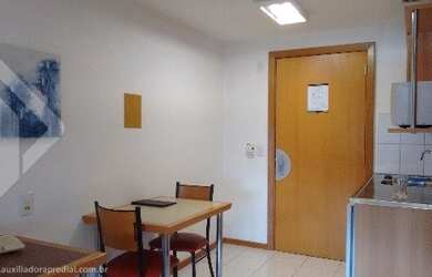 Imagem: O apartamento possui 1 Dormitório, 1 Banheiro, 33m² de Área