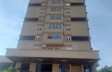 Imagem: O apartamento possui 3 Dormitórios, 1 Banheiro, 2 Vagas na