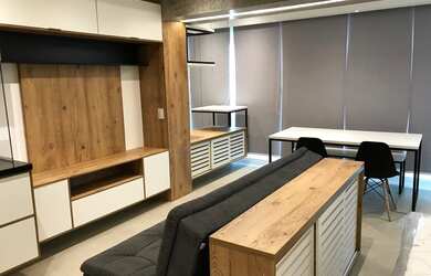 Imagem: O apartamento possui 1 Dormitório, 1 Banheiro, 1 Vaga na garagem