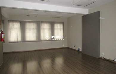 Imagem: O depósito possui 1 Vaga na garagem e 180m² de Área e está