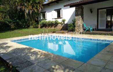 Imagem: A casa em condomínio possui 4 Dormitórios, 5 Banheiros, 5