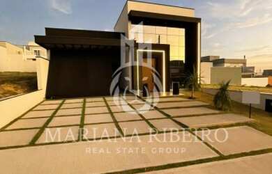 Imagem: A casa em condomínio possui 3 Dormitórios, 1 Banheiro, 4 Vagas