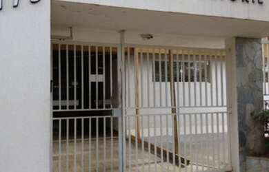 Imagem: O apartamento possui 3 Dormitórios, 1 Banheiro, 1 Vaga na garagem