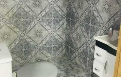 Imagem: A casa possui 1 Dormitório, 1 Banheiro e 1 Vaga na garagem