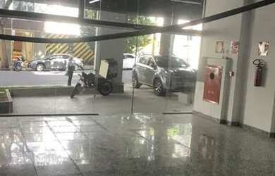 Imagem: O depósito possui 2 Vagas na garagem, 100m² de Área e está