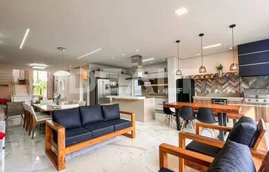 Imagem 2: Residencial Portal do Lago em Sumaré 338m², Sobrado 4 dormitórios quintal...