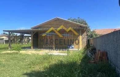 Imagem: A casa possui 3 Dormitórios, 1 Banheiro, 81m² de Área e