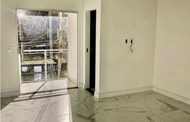 Imagem: A casa possui 4 Dormitórios, 3 Banheiros, 3 Vagas na garagem