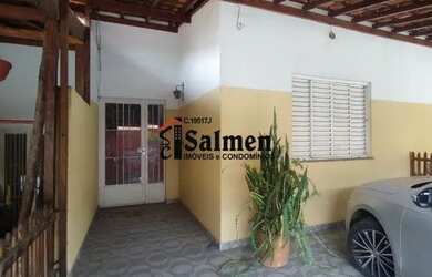 Imagem: A casa em condomínio possui 2 Dormitórios, 1 Banheiro, 2 Vagas