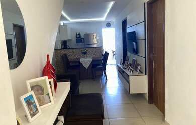 Imagem: A casa possui 4 Dormitórios, 2 Banheiros, 80m² de Área e