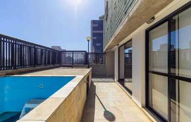 Imagem: O apartamento na cobertura possui 3 Dormitórios, 5 Banheiros