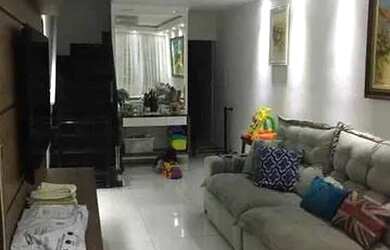 Imagem: A casa possui 3 Dormitórios, 2 Banheiros, 1 Vaga na garagem