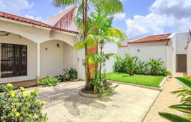 Imagem 2: Casa na Pedreira. Varanda, 250m² de Área, 1 Vaga na garageme3 Dormitórios