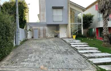 Imagem: A casa em condomínio possui 3 Dormitórios, 5 Banheiros, 320m²