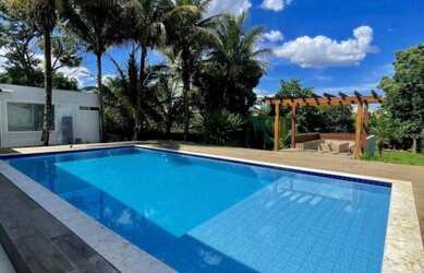 Imagem: A casa possui 3 Dormitórios, 2 Banheiros, 1 Vaga na garagem