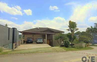 Imagem: A casa em condomínio possui 3 Dormitórios, 5 Banheiros, 4