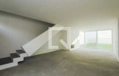 Imagem: A casa possui 3 Dormitórios, 3 Banheiros, 2 Vagas na garagem