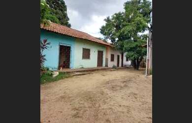 Imagem: A casa possui 2 Dormitórios, 1 Banheiro e está localizado