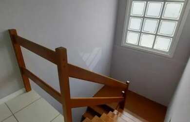 Imagem: A casa em condomínio à venda possui 3 Dormitórios, 3 Banheiros