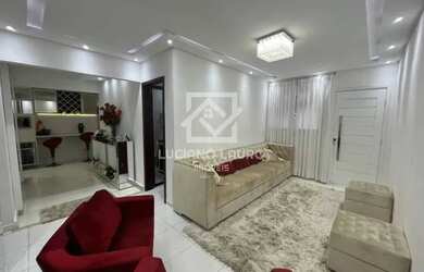 Imagem: A casa possui 3 Dormitórios, 2 Banheiros, 3 Vagas na garagem