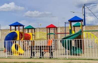 Imagem: A casa em condomínio possui 2 Dormitórios, 2 Banheiros, 2