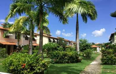 Imagem: A casa possui 3 Dormitórios, 3 Banheiros, 3 Vagas na garagem