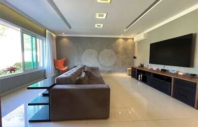 Imagem: Belíssima Casa em Condomínio Alto Padrão