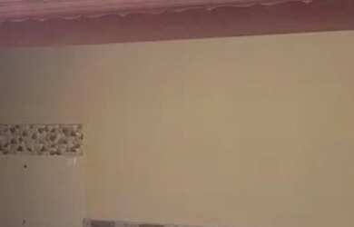 Imagem: A casa possui 2 Dormitórios, 2 Banheiros, 1 Vaga na garagem