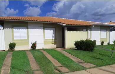 Imagem: A casa em condomínio possui 3 Dormitórios, 3 Banheiros, 2