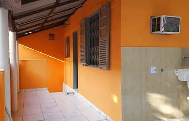 Imagem: A casa possui 1 Dormitório, 1 Banheiro e está localizado