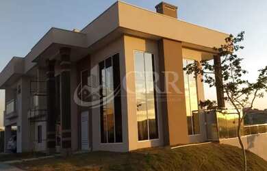 Imagem: A casa em condomínio possui 5 Dormitórios, 5 Banheiros, 4