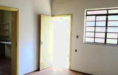 Imagem: A casa possui 2 Dormitórios, 1 Banheiro, 100m² de Área e