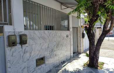 Imagem: A casa possui 2 Dormitórios, 1 Banheiro e está localizado