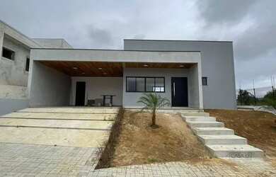 Imagem: A casa em condomínio possui 3 Dormitórios, 3 Banheiros, 4