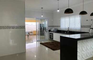 Imagem 8: Venda Casa com 230,00 metroQuadrado, 3 dormitório s , 2 vaga s . Swiss...