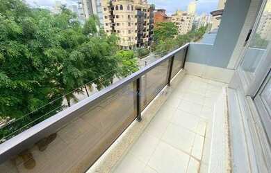 Imagem 2: Apartamento reformado, com 3 suítes, 2 vagas, à venda, 211 m² por R$...