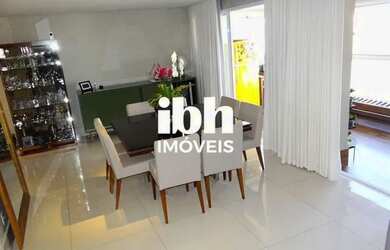 Imagem: O apartamento possui 4 Dormitórios, 3 Banheiros, 3 Vagas na