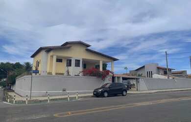 Imagem: A casa possui 5 Dormitórios, 5 Banheiros, 5 Vagas na garagem