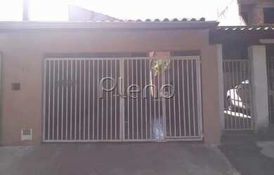 Imagem: A casa possui 2 Dormitórios, 1 Banheiro, 2 Vagas na garagem