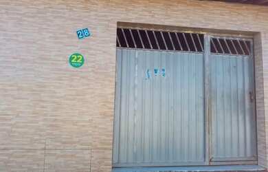 Imagem: A casa possui 2 Dormitórios, 1 Banheiro, 1 Vaga na garagem