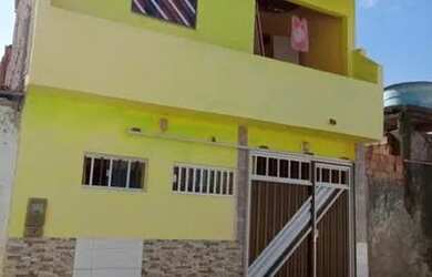 Imagem: A casa possui 3 Dormitórios, 2 Banheiros e está localizado