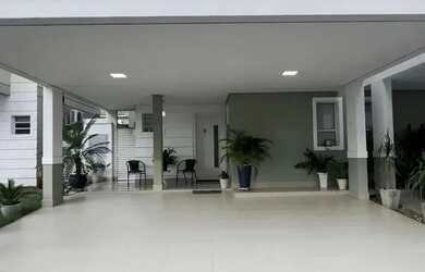 Imagem: A casa em condomínio possui 3 Dormitórios, 3 Banheiros, 3