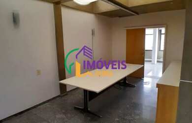 Imagem: O depósito à venda possui 2 Vagas na garagem e 65m² de Área