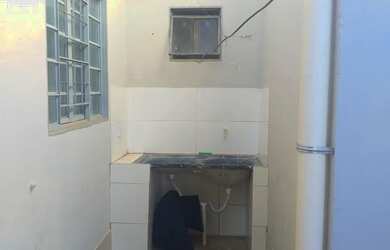 Imagem: A casa possui 1 Dormitório, 1 Banheiro, 1 Vaga na garagem e