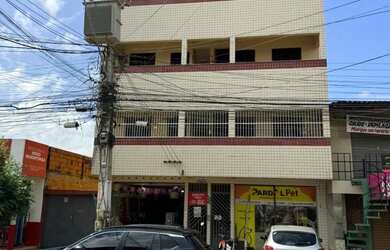 Imagem: O apartamento possui 3 Dormitórios, 1 Banheiro, 1 Vaga na garagem