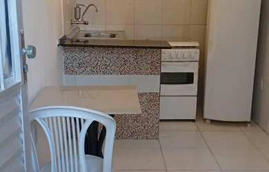 Imagem: A casa possui 1 Dormitório, Acomodam 4 pessoas e está localizado