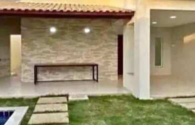 Imagem: A casa possui 3 Dormitórios, 2 Banheiros, 1 Vaga na garagem