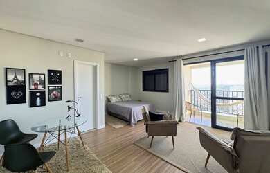 Imagem: O apartamento possui 1 Dormitório, 1 Banheiro, 1 Vaga na garagem