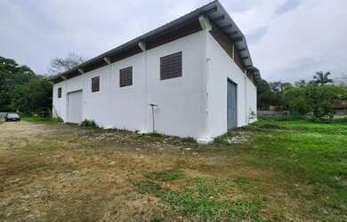 Imagem: O depósito possui 5 Vagas na garagem, 800m² de Área e está