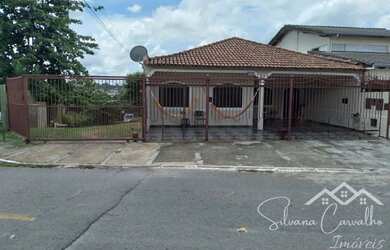 Imagem: A casa possui 4 Dormitórios, 5 Banheiros, 5 Vagas na garagem